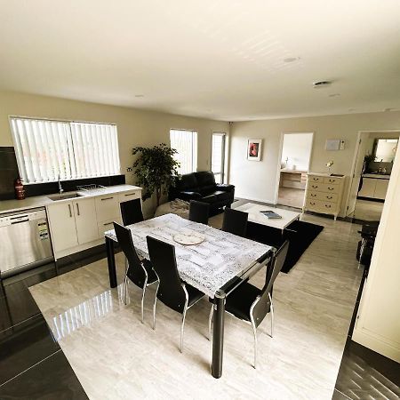 Cross Roads Apartment Pokeno Екстериор снимка